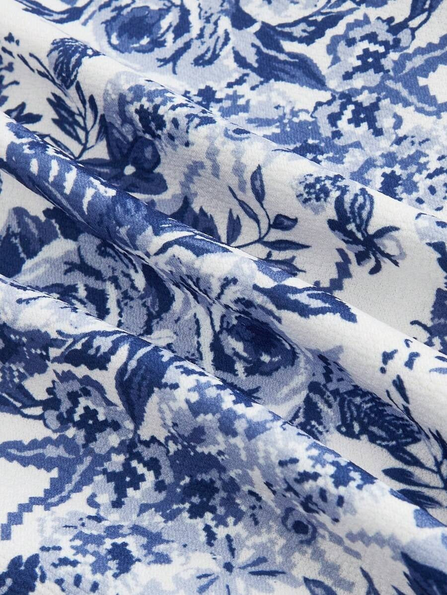 SHEIN MOD فستان بنمط مزهري بلونين أزرق وأبيض بخصر محدد