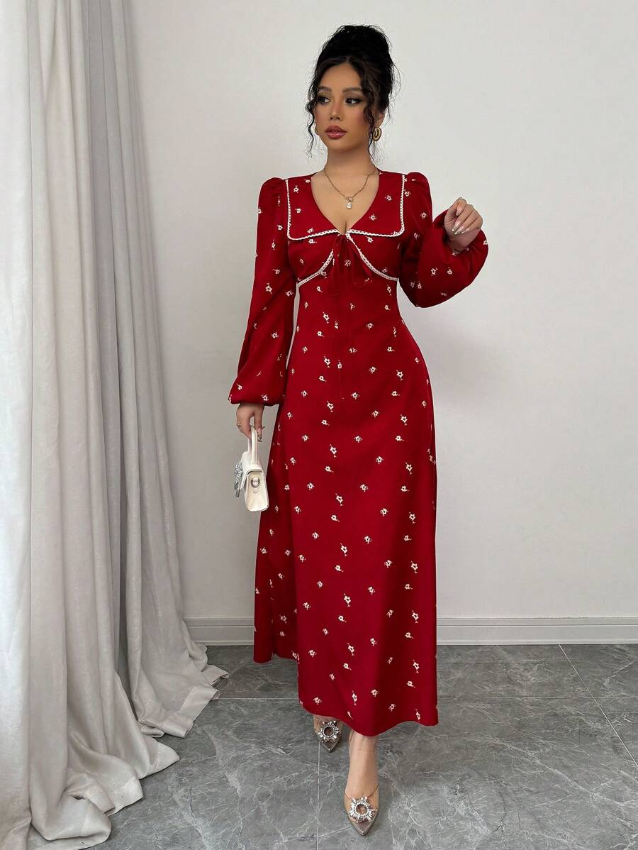 SHEIN Modelyn فستان أحمر بطبعة زهور وتصميم كشكش عند الأطراف