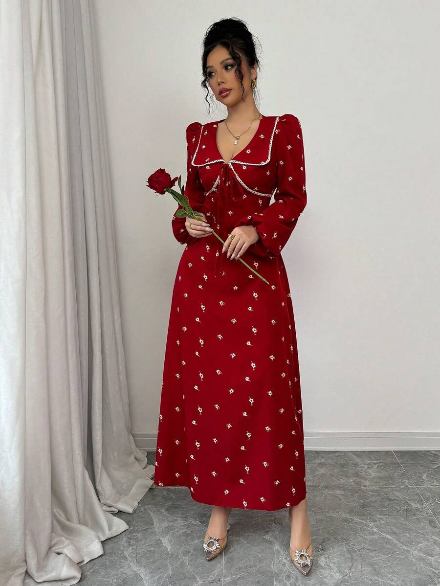 SHEIN Modelyn فستان أحمر بطبعة زهور وتصميم كشكش عند الأطراف