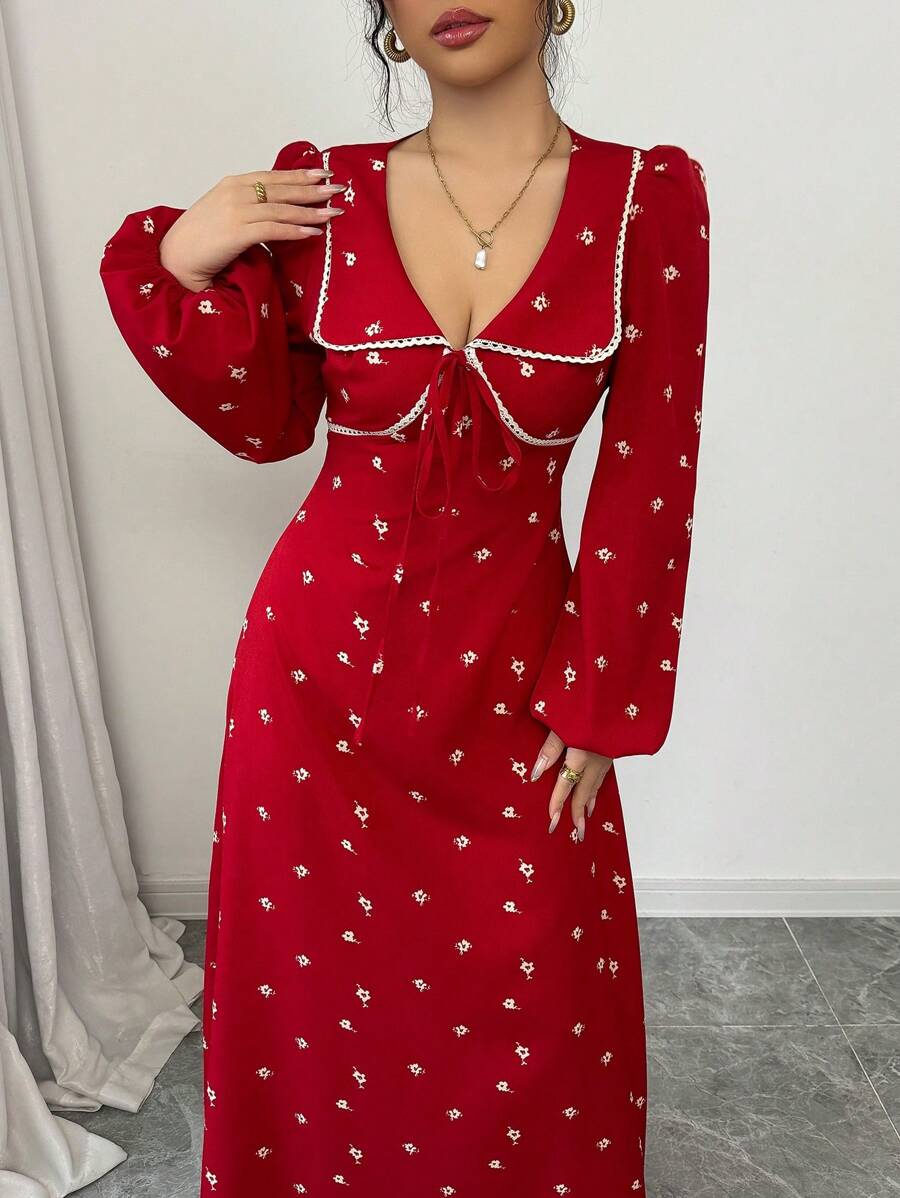 SHEIN Modelyn فستان أحمر بطبعة زهور وتصميم كشكش عند الأطراف