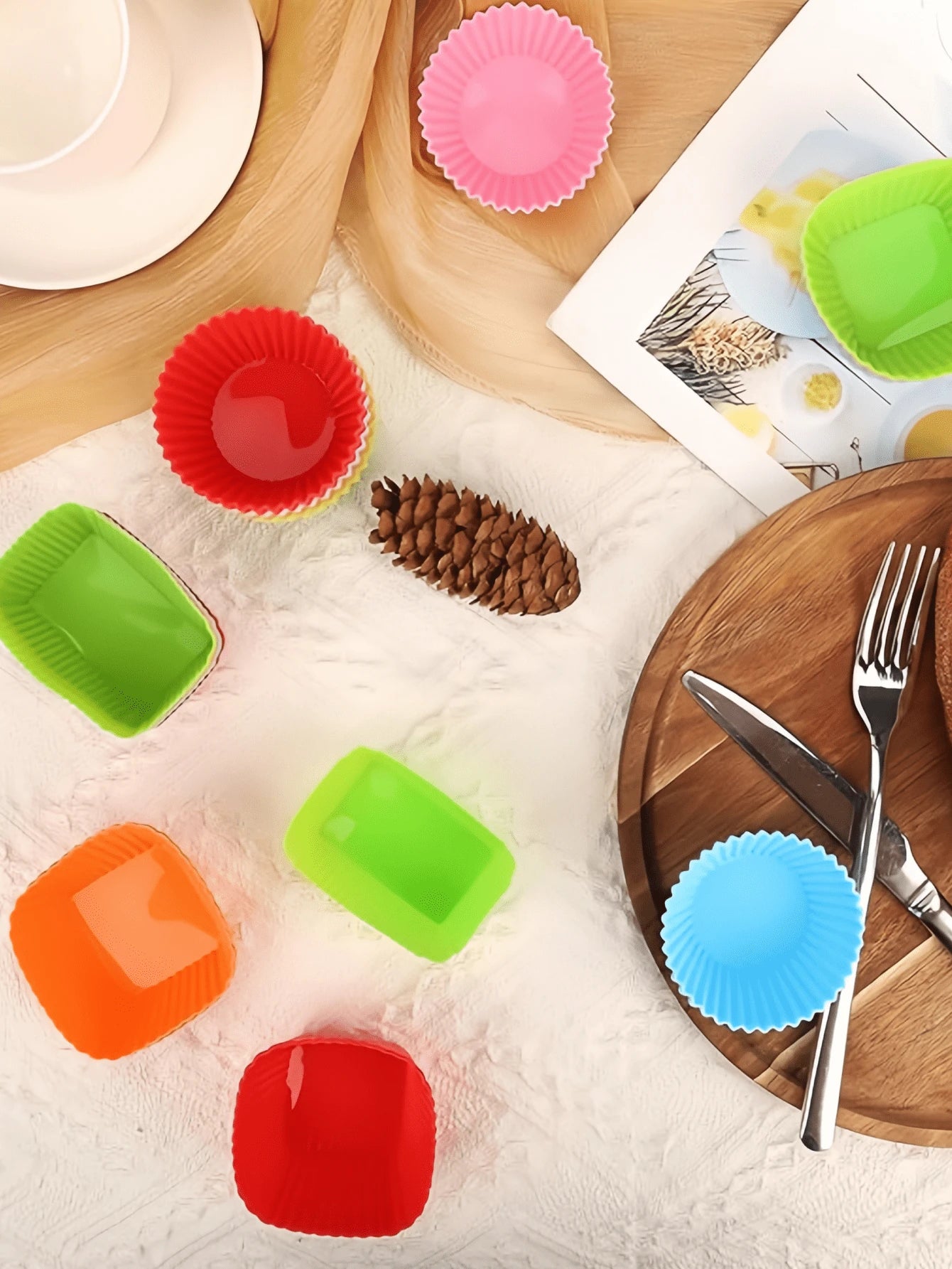 SHEIN أكواب مافن سيليكون وشوك فواكه لصندوق الغداء