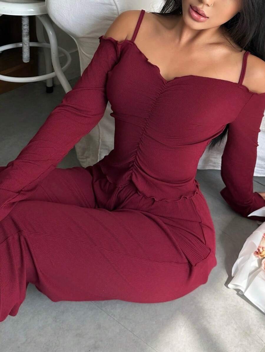SHEIN طقم ملابس داخلية من الأكريليك بتصميم كتف بارز عنابي