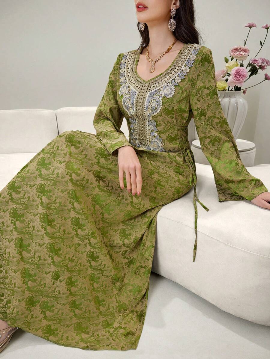 SHEIN Al Najma فستان اخضر كفتان وجلابية محتشم
