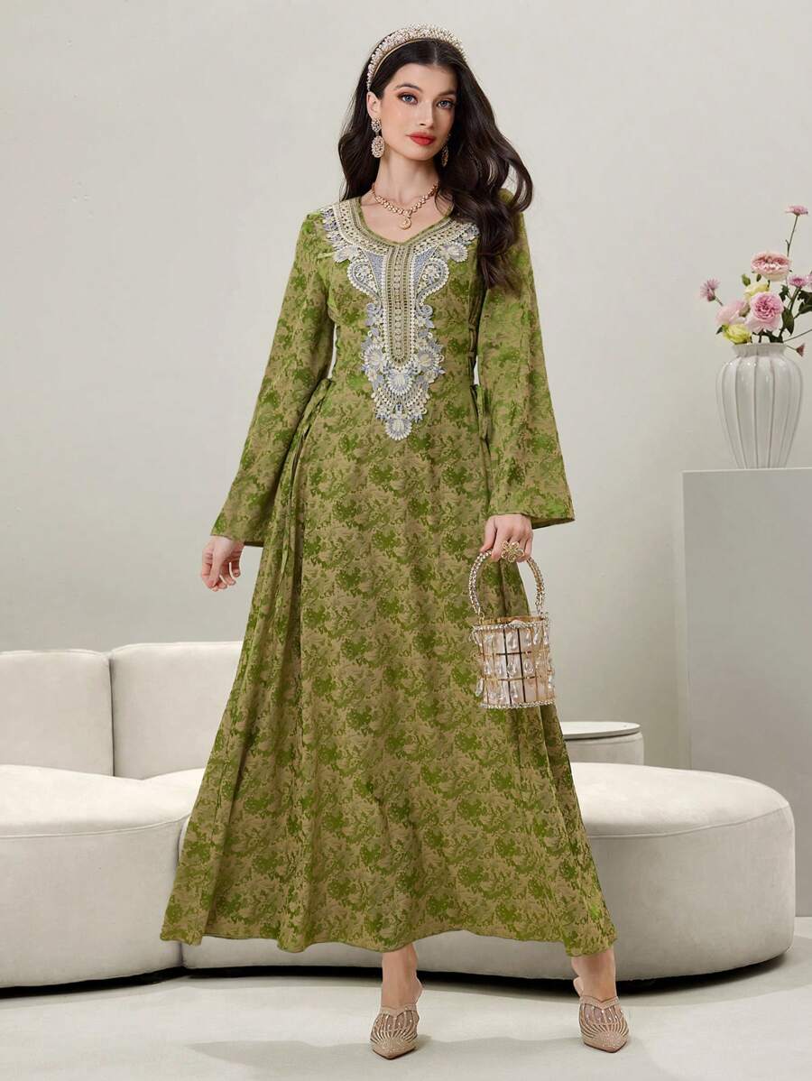 SHEIN Al Najma فستان اخضر كفتان وجلابية محتشم