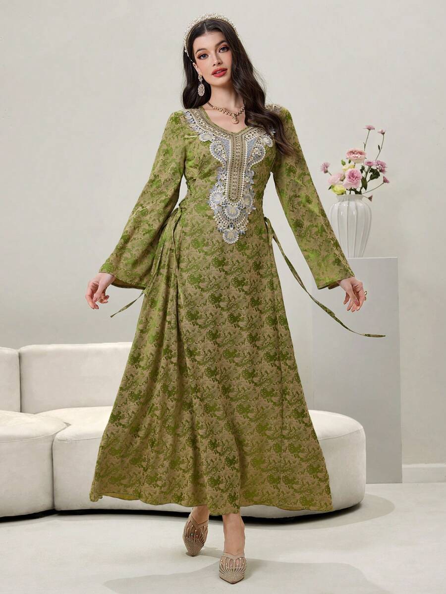 SHEIN Al Najma فستان اخضر كفتان وجلابية محتشم