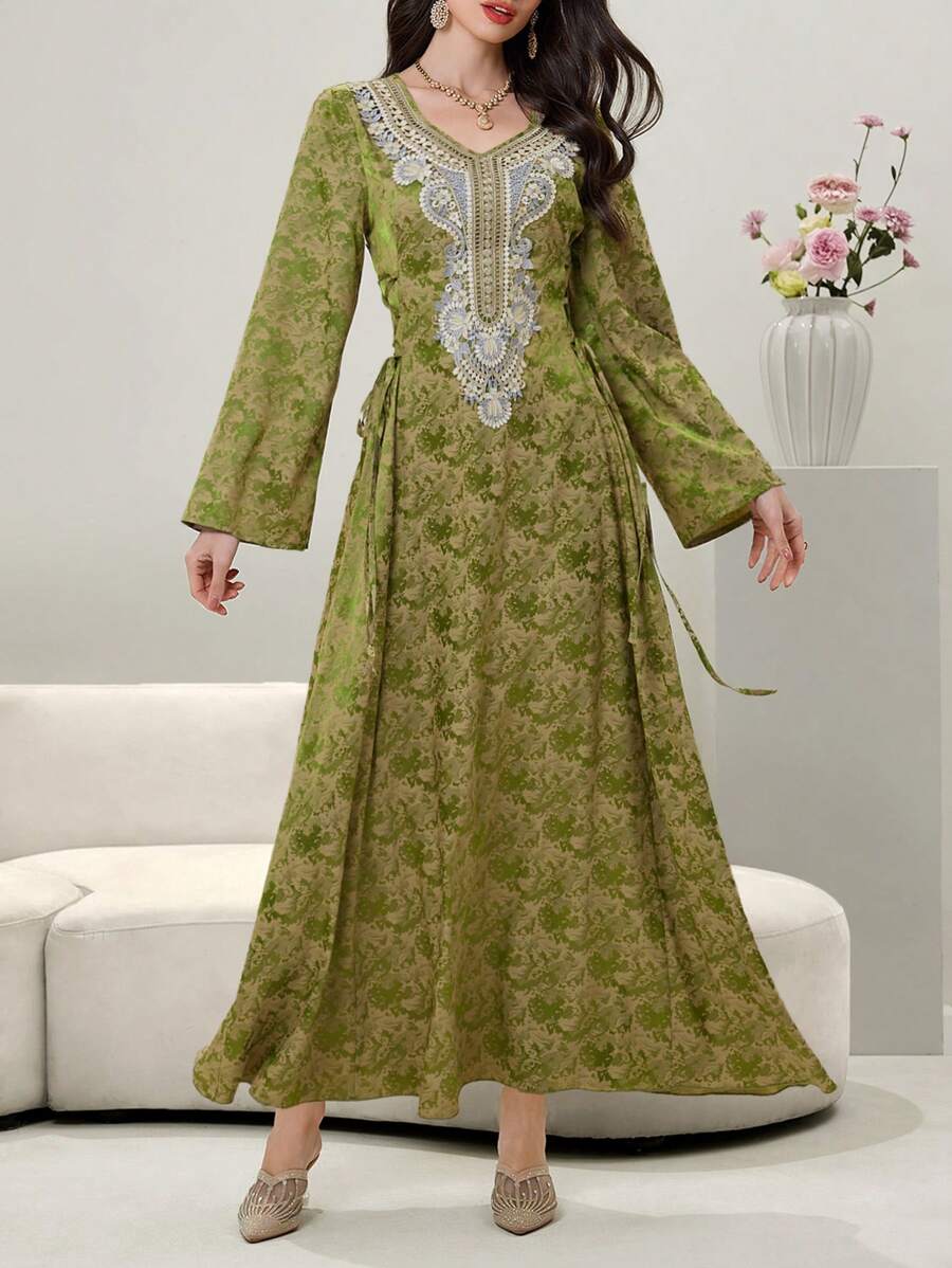 SHEIN Al Najma فستان اخضر كفتان وجلابية محتشم