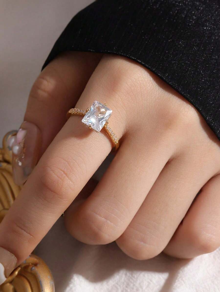 SHEIN طقم 5 خواتم مرصعة بزركونيا مكعبة ومطرزة بالنحاس