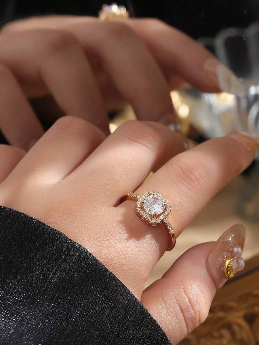 SHEIN طقم 5 خواتم مرصعة بزركونيا مكعبة ومطرزة بالنحاس