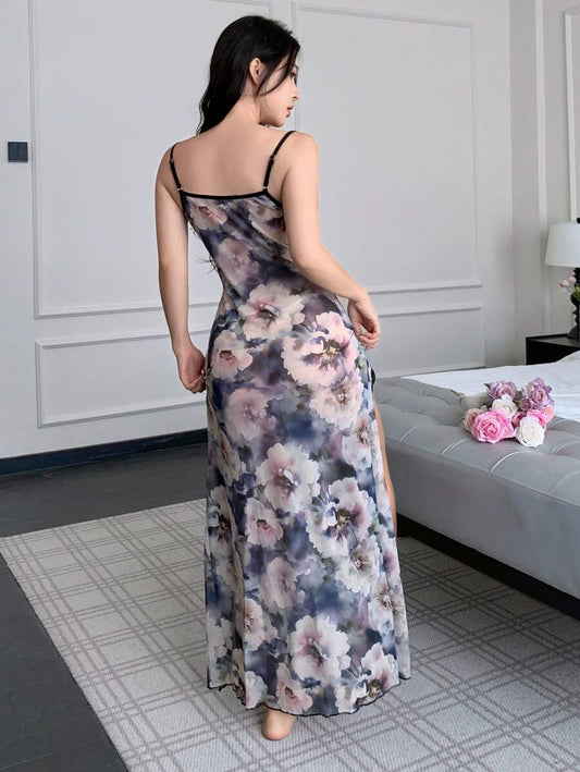 SHEIN فستان نوم من الشبك بنقشة زهور وتفريعة جانبية بالدانتيل