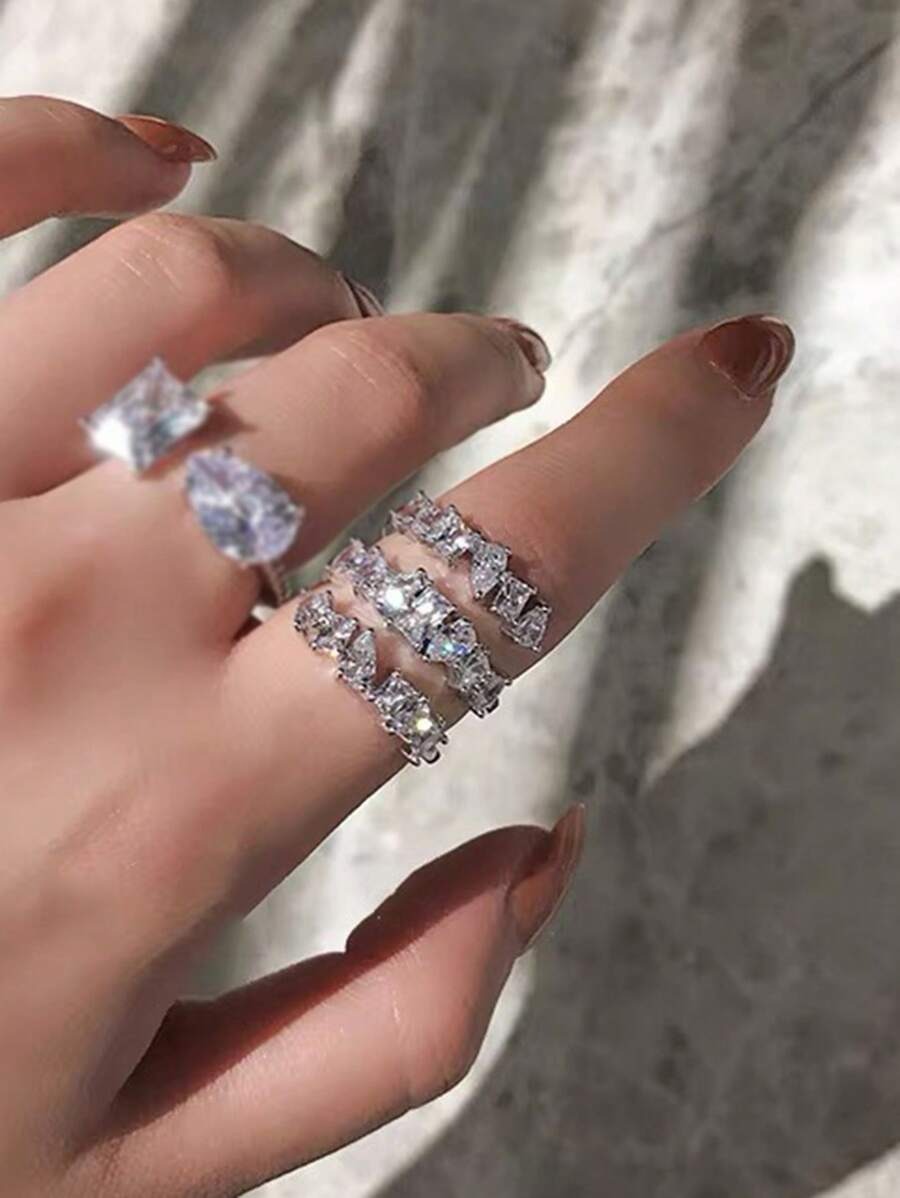 SHEIN خاتم نحاسي دوار بتصميم ثلاثي الطبقات ذات لمسة لامعة