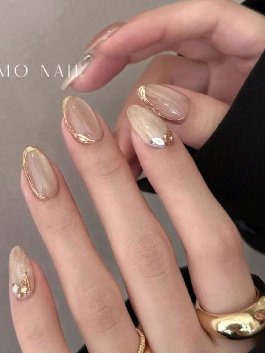 SHEIN أظافر 10 قطع بشكل لوز باللون الذهبي والفضي مصنوعة يدويًا