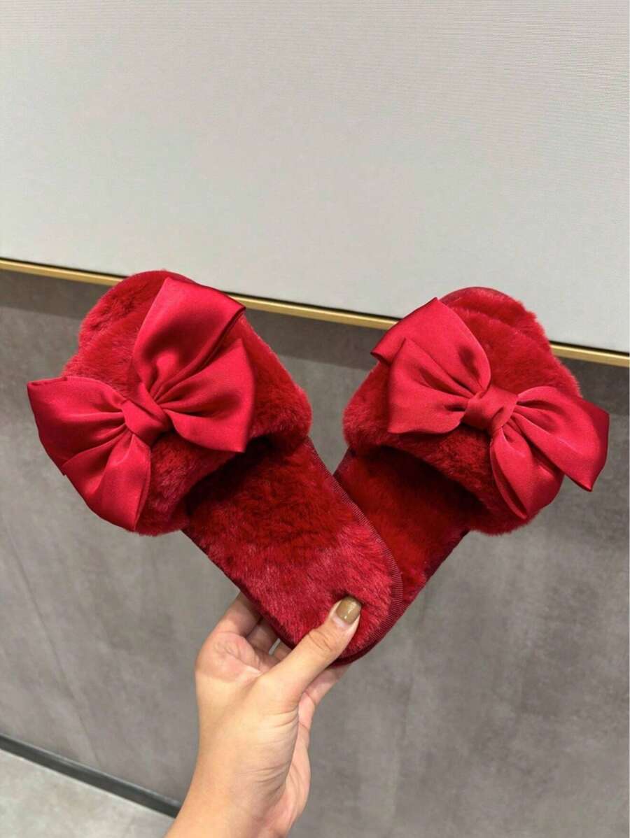 SHEIN شبشب نسائي احمر قطيفة بفيونكة