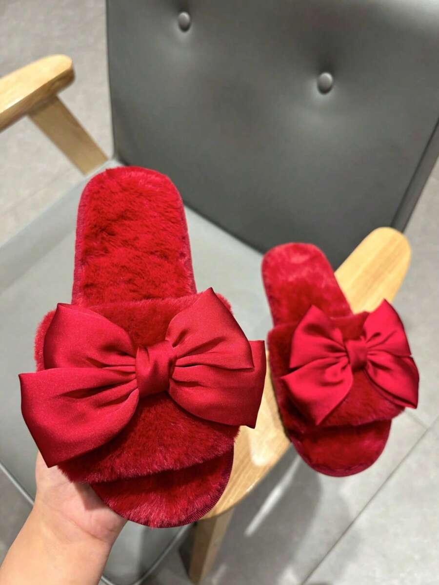 SHEIN شبشب نسائي احمر قطيفة بفيونكة