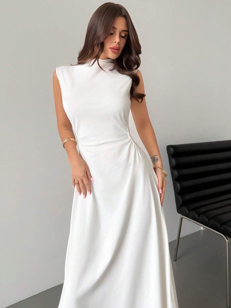 SHEIN فستان ماكسي أبيض بدون أكمام بياقة مطوية