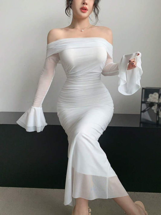 SHEIN DAZY فستان ابيض متوسط الطول ضيق بتصميم حورية