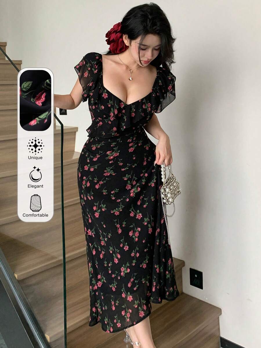 SHEIN DAZY فستان أسود مطبع بأزهار وياقة قلب بحاشية مكشكشة