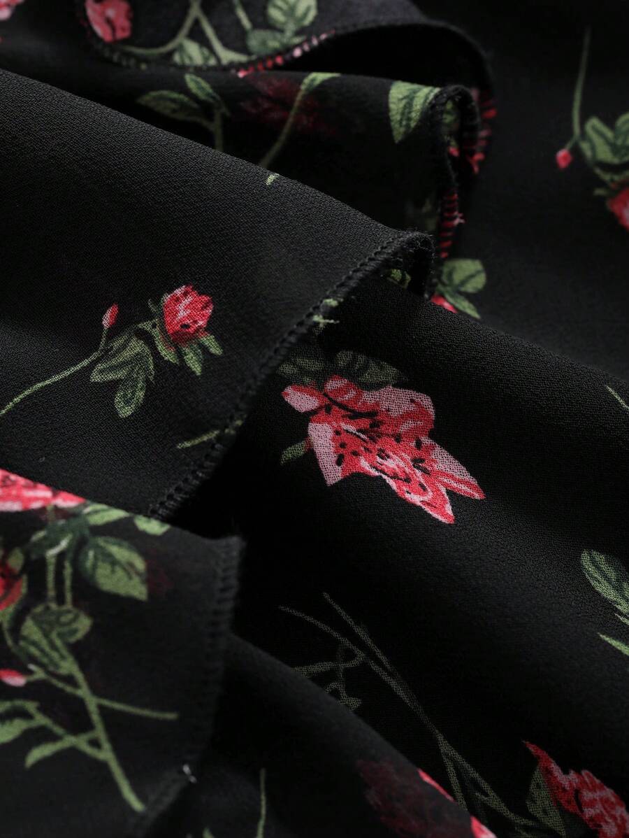 SHEIN DAZY فستان مطبع بأزهار وياقة قلب بحاشية مكشكشة