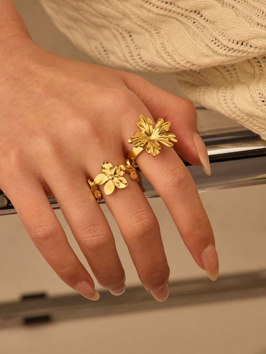 SHEIN Onelike طقم 2 خواتم ستانلس ستيل بتصميم زهرة ذهبي