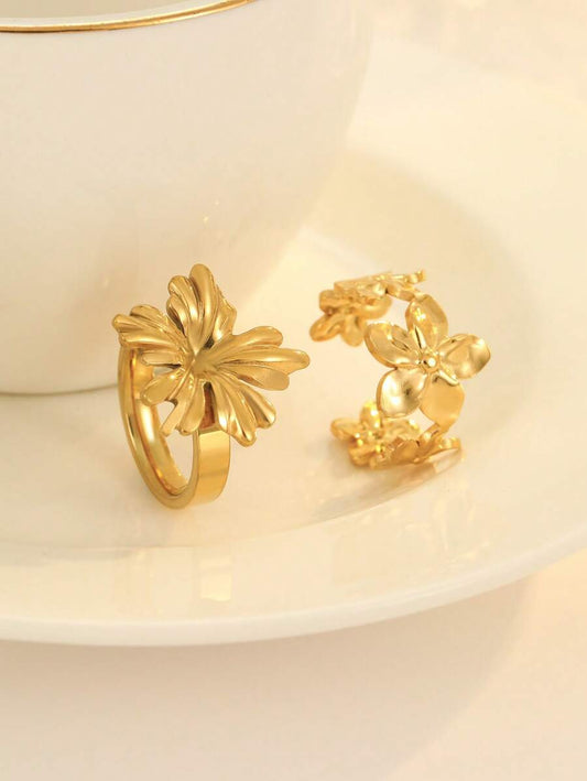 SHEIN Onelike طقم 2 خواتم ستانلس ستيل بتصميم زهرة ذهبي