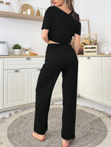 SHEIN بذلة نوم بسروال بأكمام قصيرة وكتف مائل