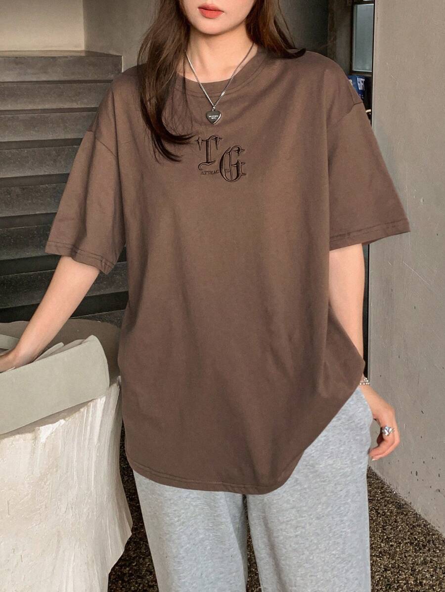 SHEIN DAZY تي شيرت أوفرسايز بطبعة حروف وكتف منسدل كاجوال