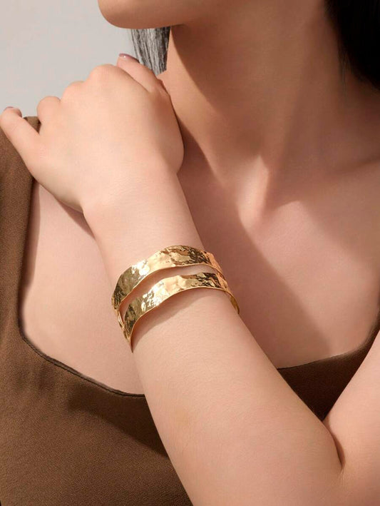 SHEIN سوار ستانلس ستيل ذهبي عصري قابل للتعديل
