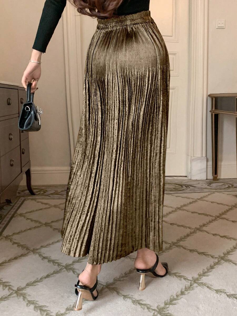 SHEIN DAZY تنورة معدنية طويلة بخصر مطاطي مطوية