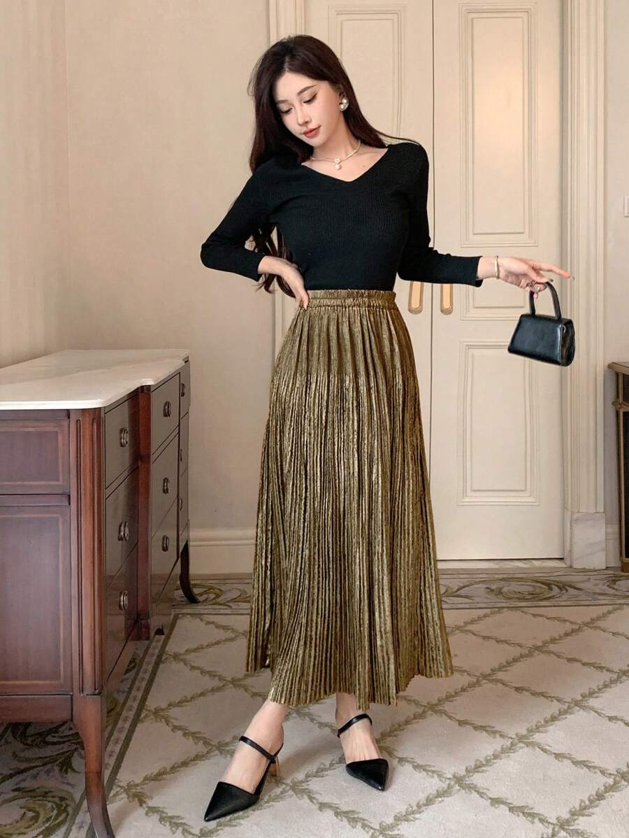 SHEIN DAZY تنورة معدنية طويلة بخصر مطاطي مطوية