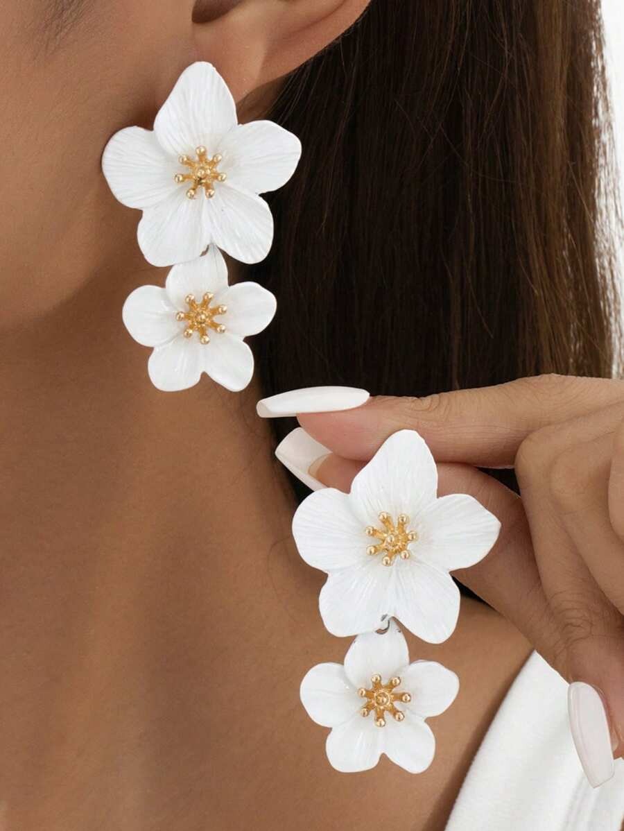 SHEIN  أقراط زهريّة بلون مميز