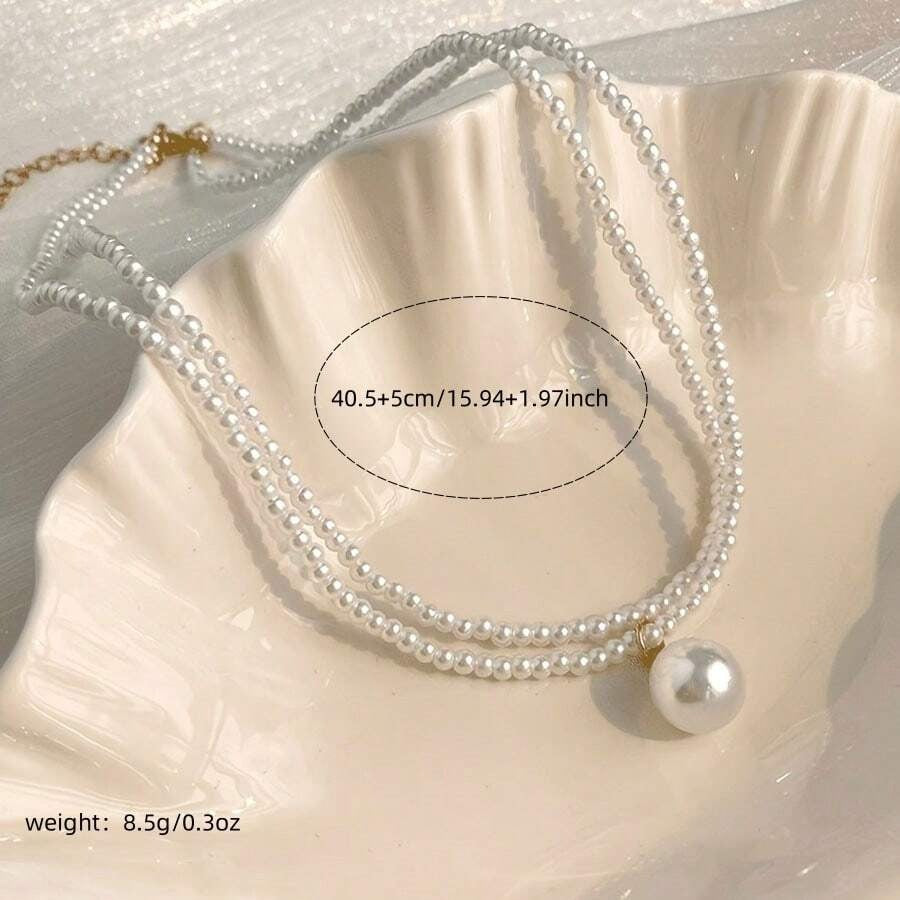 SHEIN قلادة مزدوجة أنيقة بلمسات ساتان وخرز أبيض