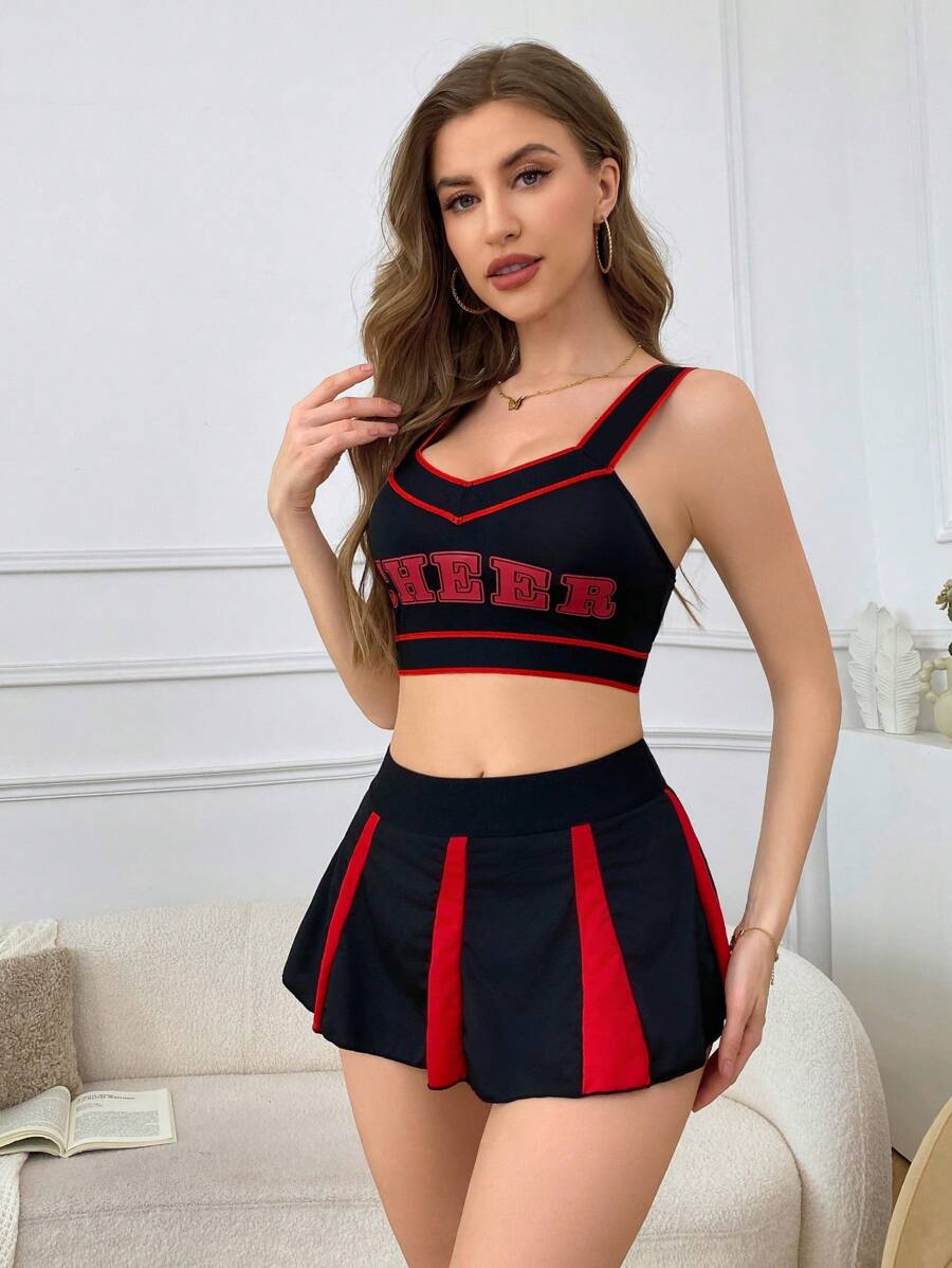 SHEIN مجموعة بلوزة وتنورة قصيرة