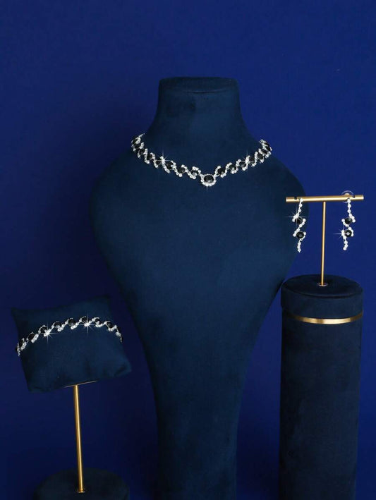 SHEIN طقم مجوهرات ألماس أسود عصري