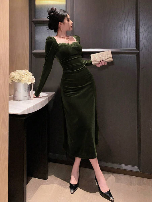 SHEIN DAZY فستان اخضر مع تطريز دانتيل