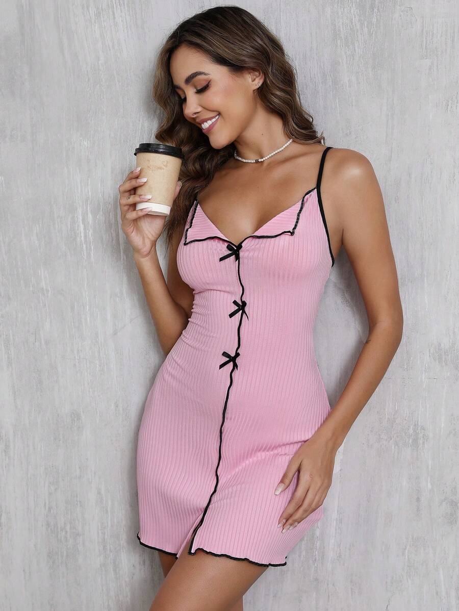 SHEIN فستان وردي انزلاقي ضيق بعقدة مموجة