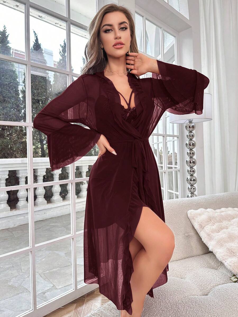 SHEIN Slumberist فستان نوم وصدرية من الدانتيل بحمالات رفيعة وروب