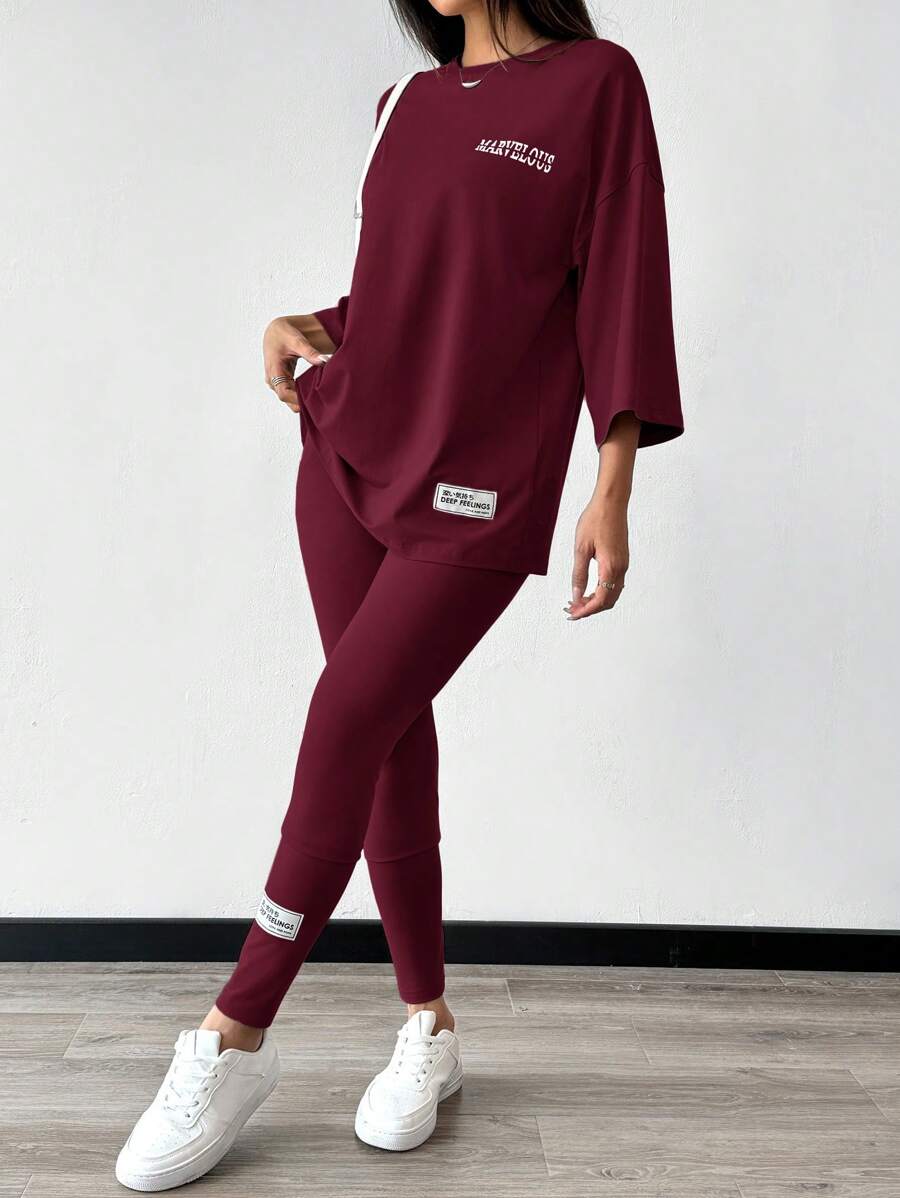 SHEIN Mulvari طقم قطعتين تي شيرت مطبوع وبنطال ضيق