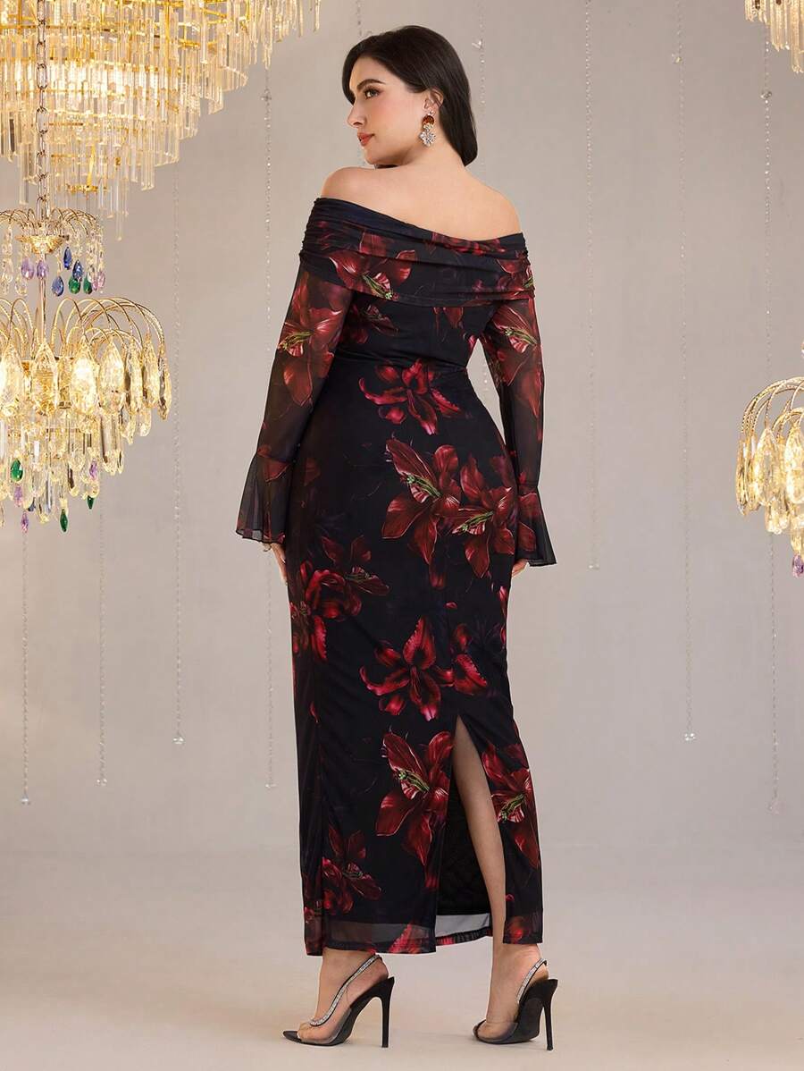 SHEIN Modelyn فستان للمقاسات الكبيرة بأكتاف مكشوفة وأكمام منسدلة بطبعة زهور