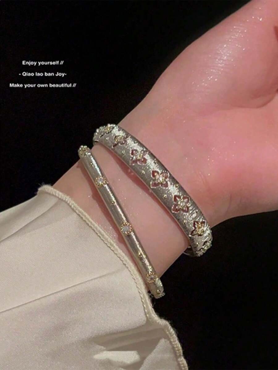 SHEIN سوار زركونيا بنقشة أزهار رباعية الأوراق