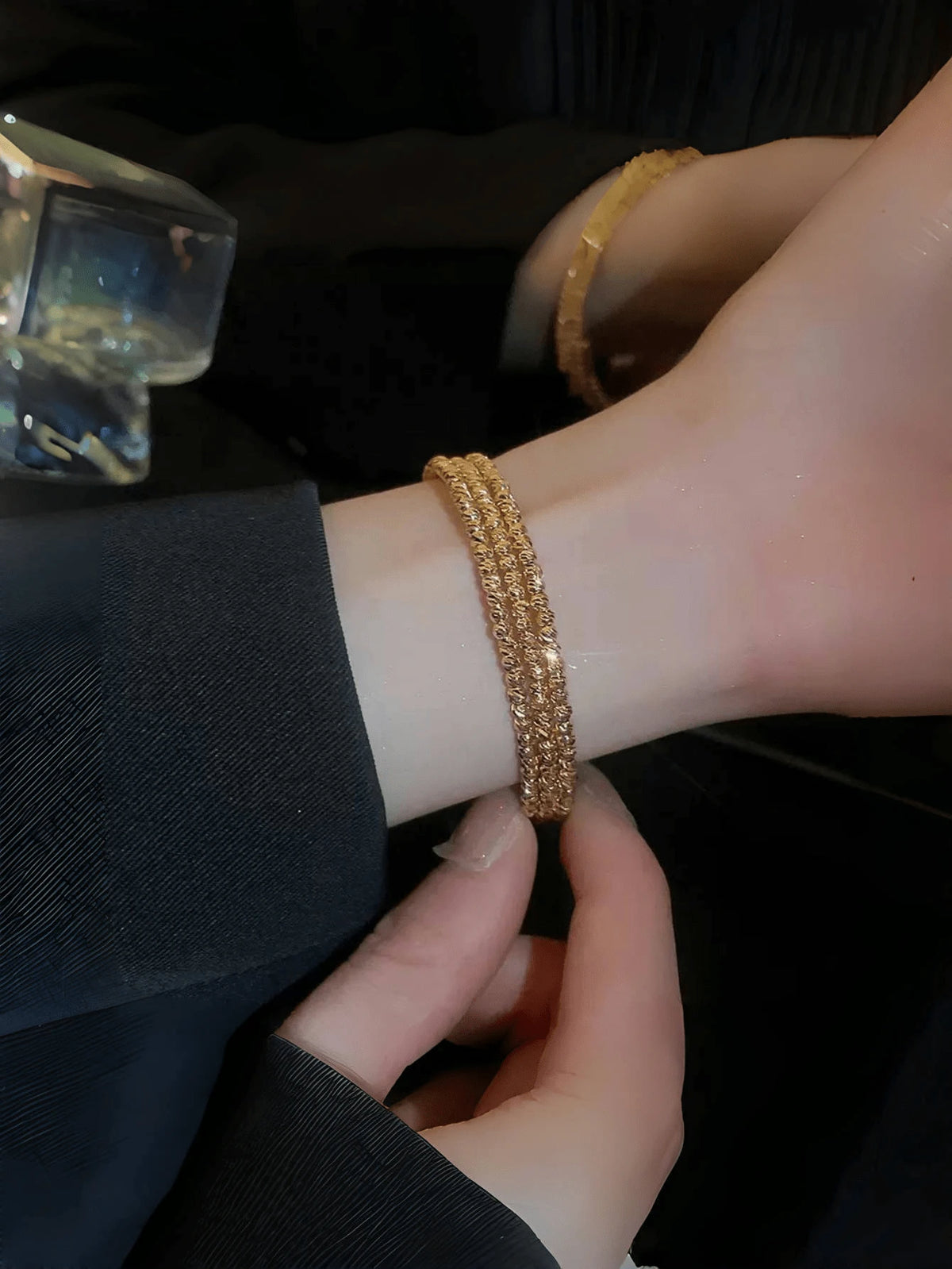 SHEIN سوار متعدد الطبقات بزخرفة اللؤلؤ