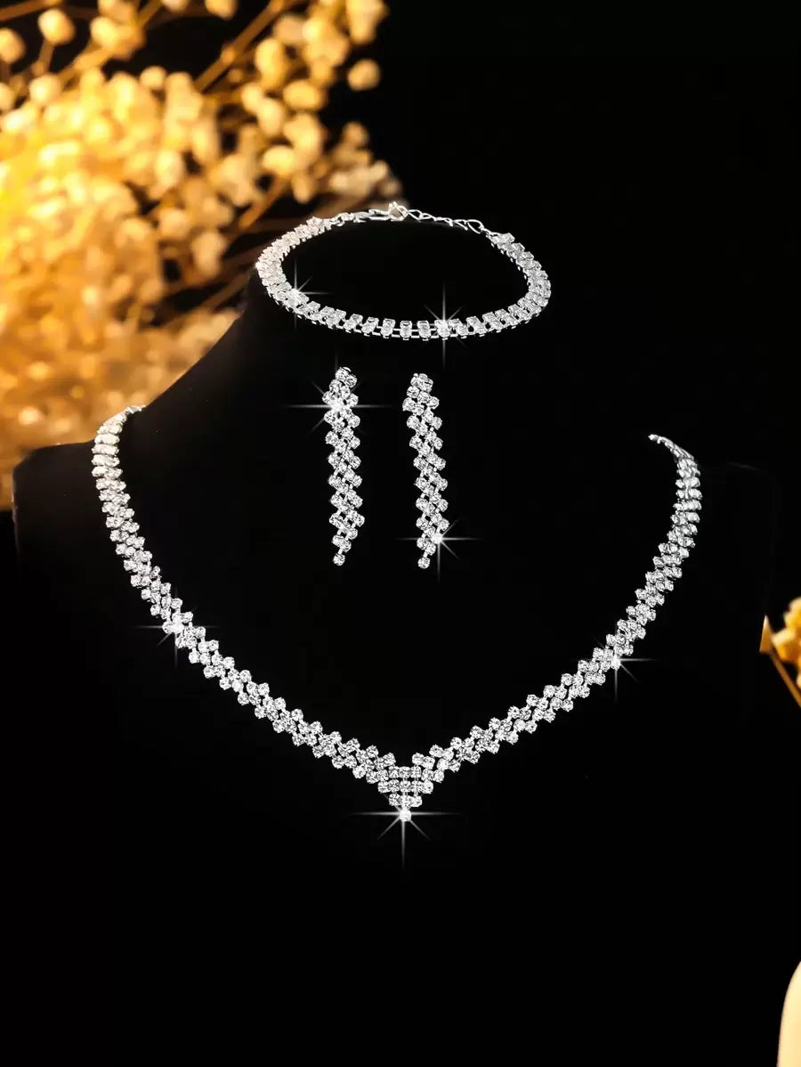 SHEIN طقم 4 قطع قلادة وأقراط وسوار مرصعة راين هندسية