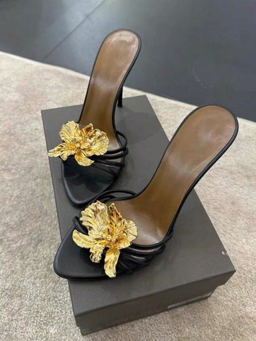 SHEIN صنادل برباطات مزينة بزهرة معدنية بكعب عالي