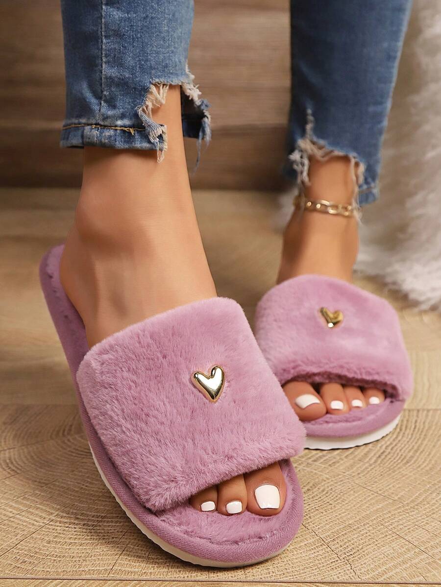 SHEIN شبشب وردي بتصميم قلب ناعم مفتوح من الأمام