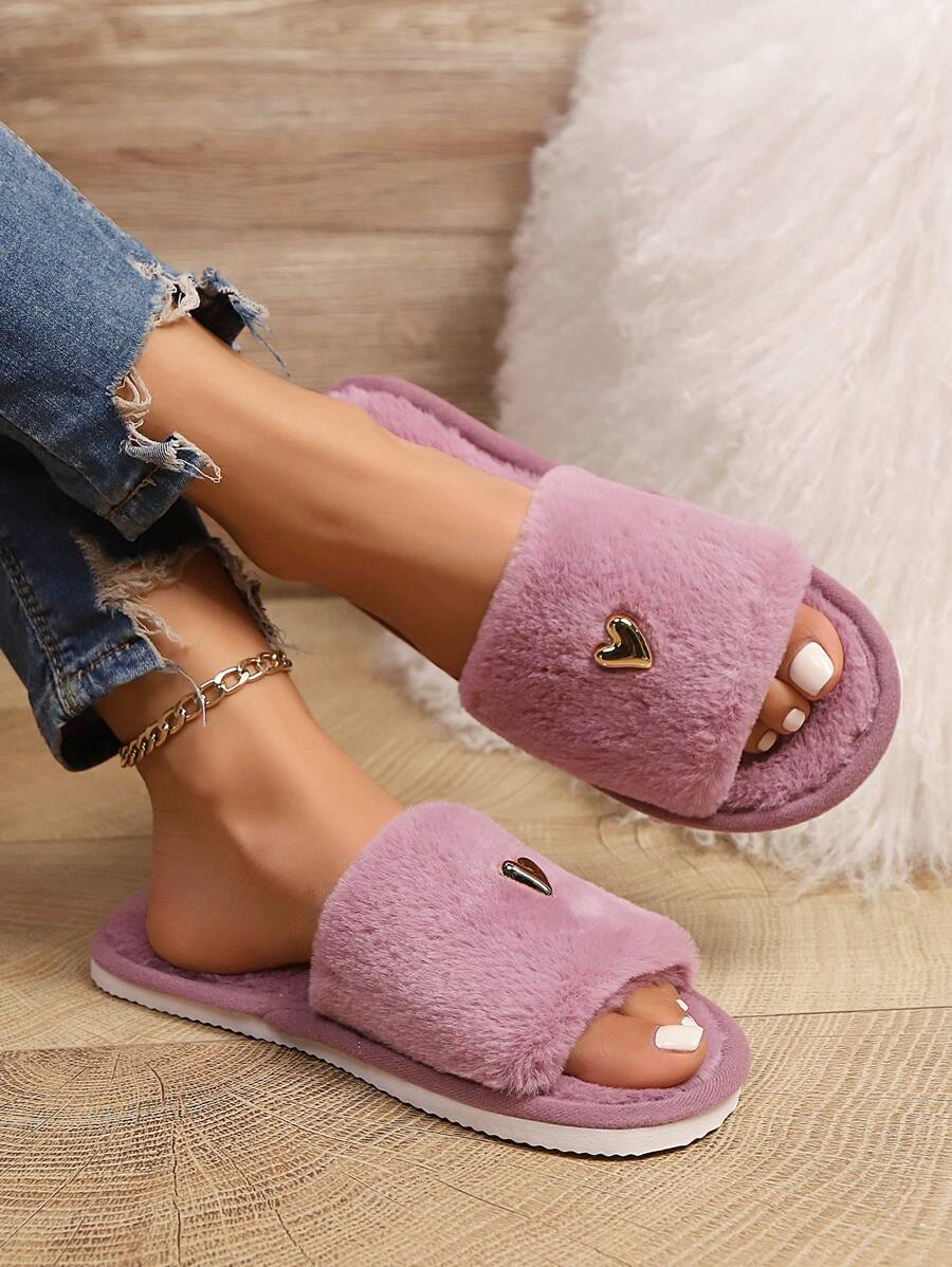 SHEIN شبشب وردي بتصميم قلب ناعم مفتوح من الأمام