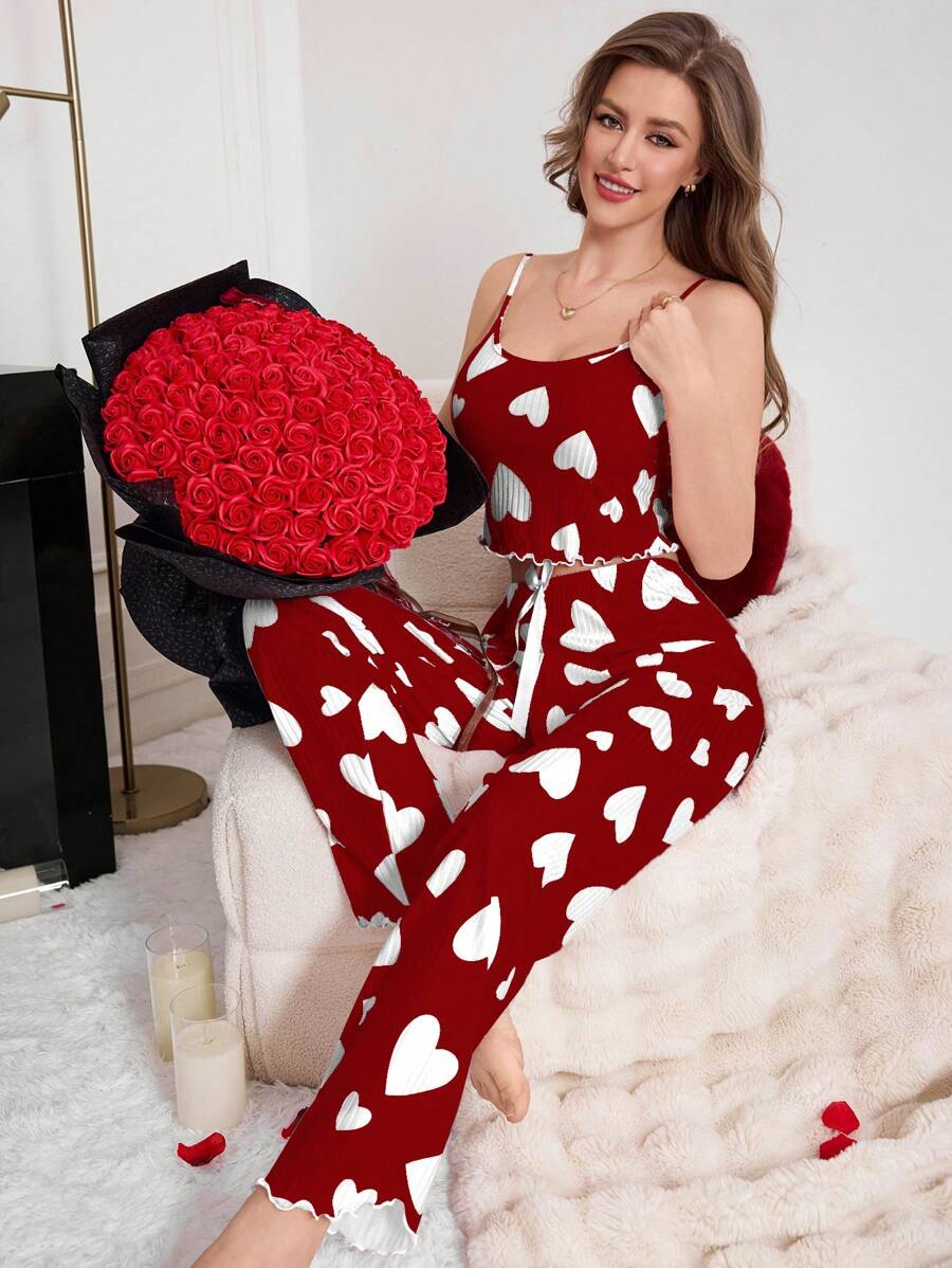 SHEIN مجموعة نوم قميص كامي وبنطلون بطبعات قلب