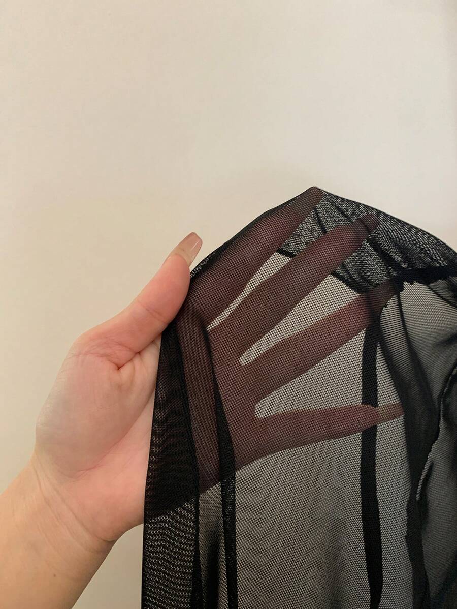 SHEIN ثوب نوم اسود بتصميم دانتيل متباين