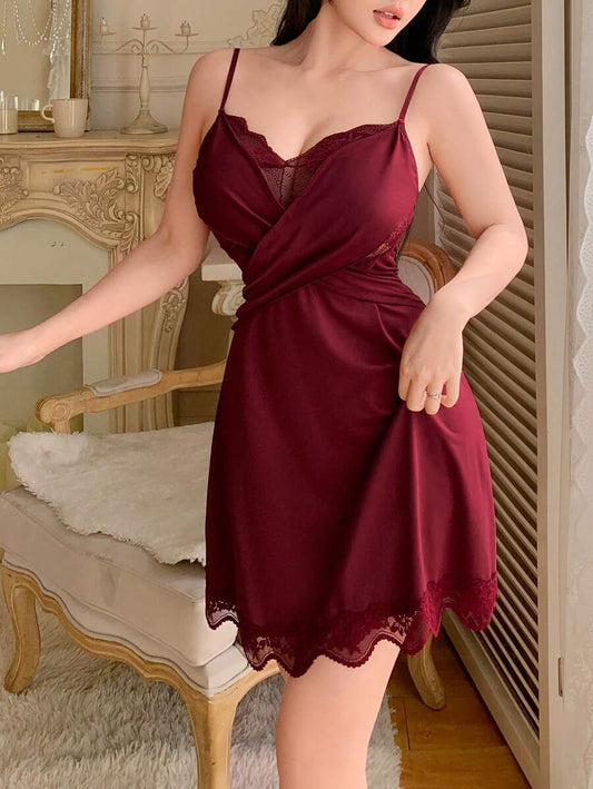 SHEIN ثوب نوم بحمالات سباغيتي ودانتيل مبطن