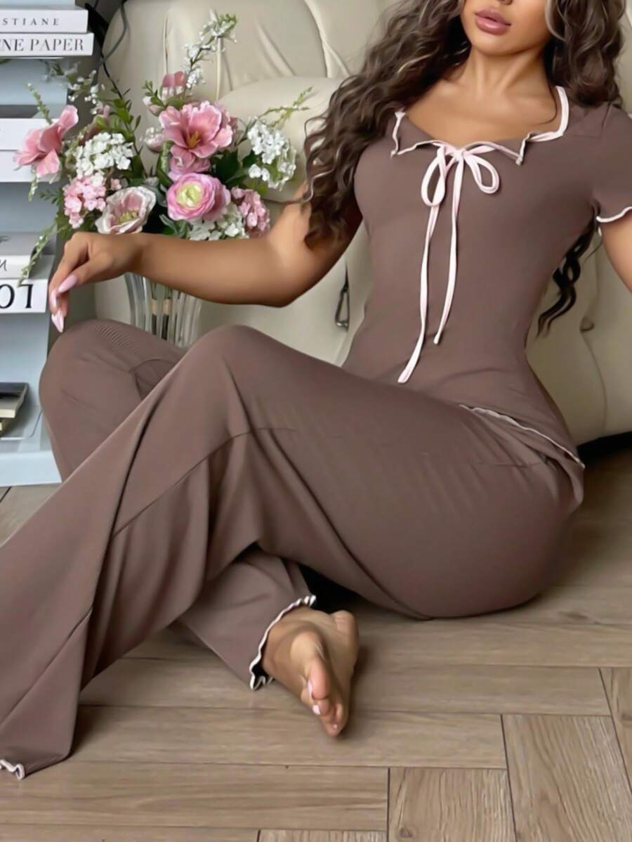 SHEIN طقم بيجامة 2 قطعة بلوزة بأكمام قصيرة ملونة وبنطال