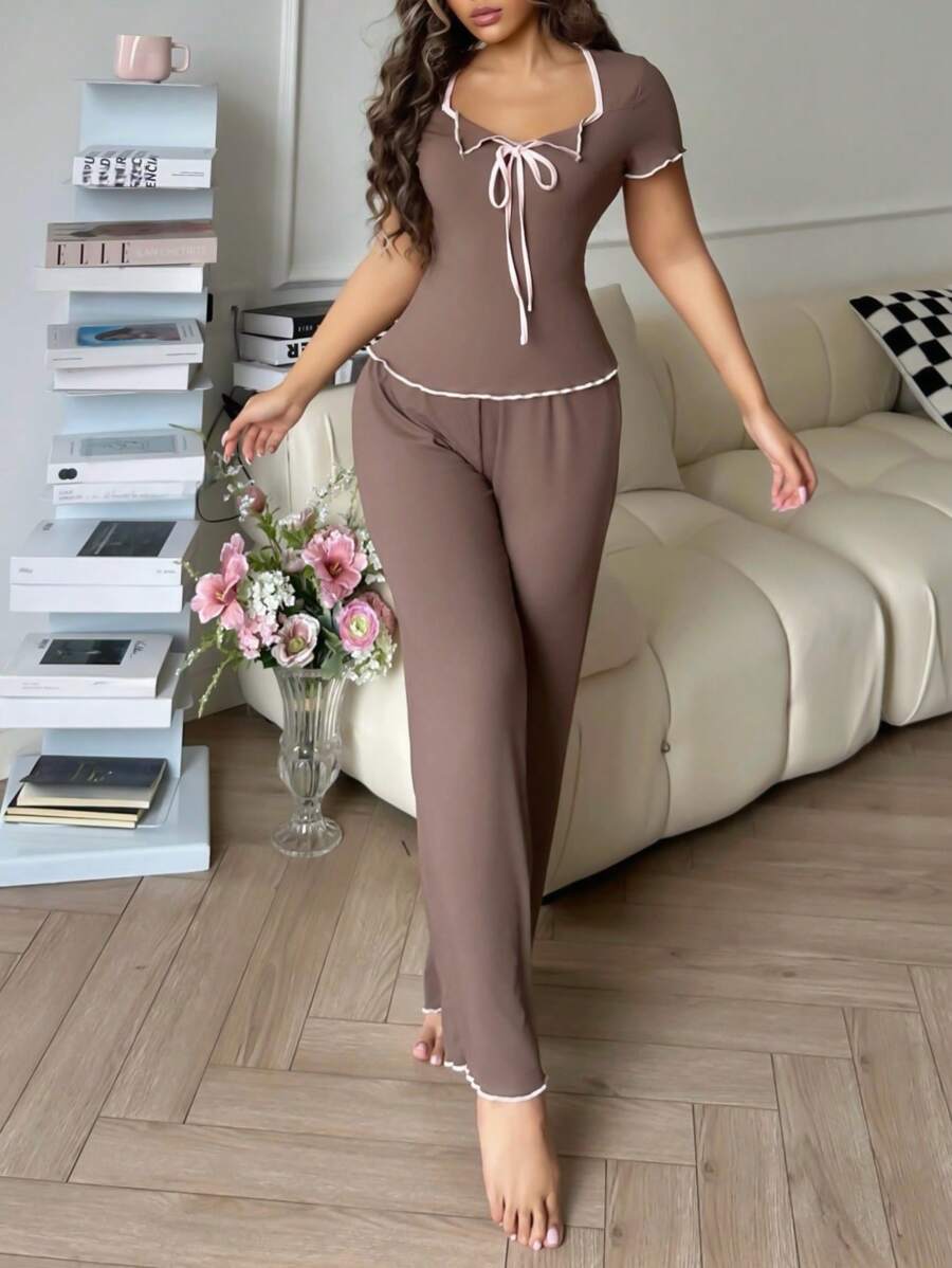 SHEIN طقم بيجامة 2 قطعة بلوزة بأكمام قصيرة ملونة وبنطال