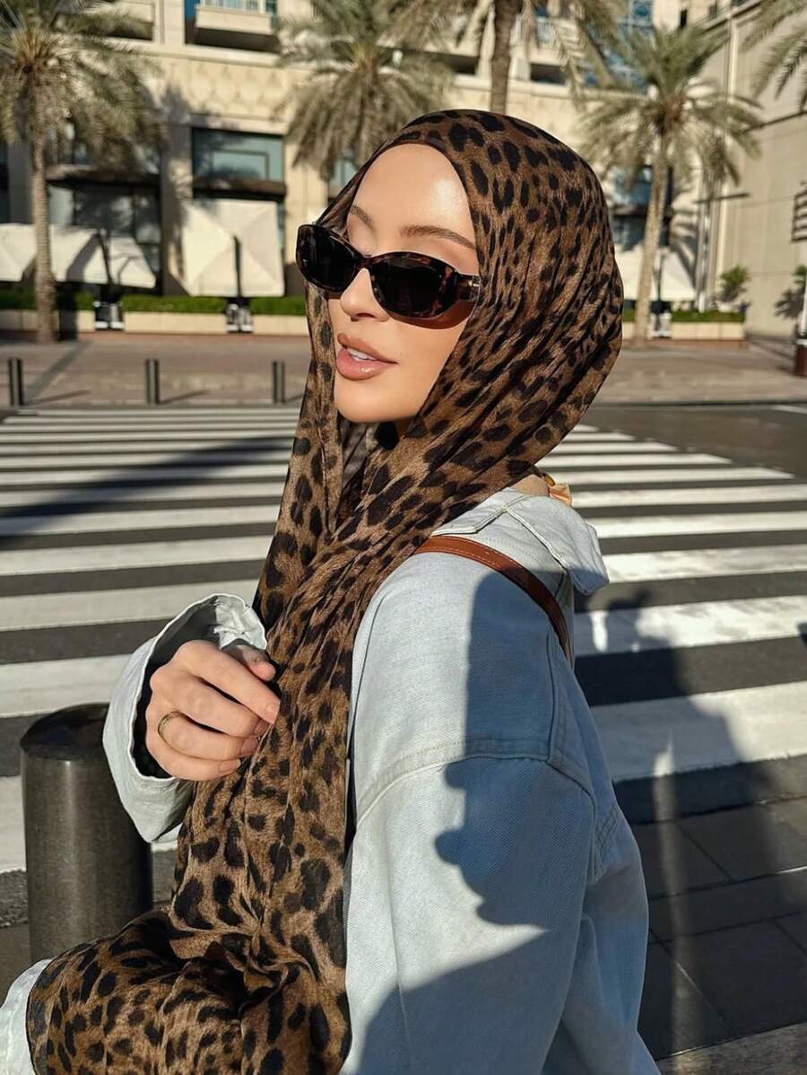 SHEIN حجاب نسائي بوهيمي خفيف بطبعة نمر وقابل للتنفس