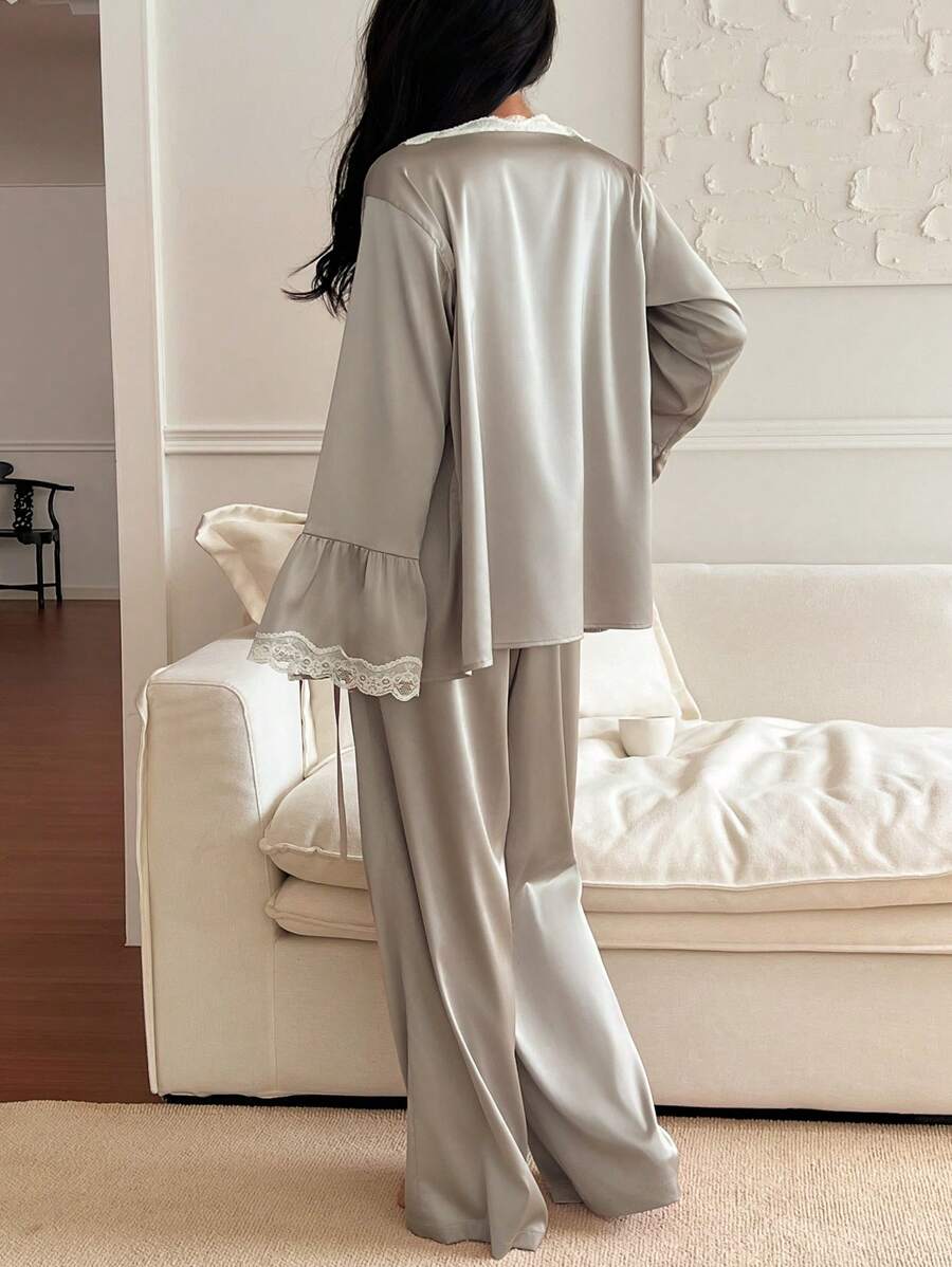 SHEIN DAZY طقم بيجامة 3 قطع روب ساتان ودانتيل وتوب كامي وبنطلون طويل